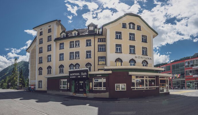 Aussenansicht vom Hotel Montana | © Davos Klosters Mountains